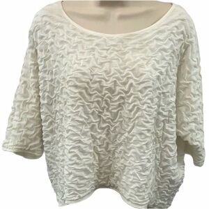 Forever 21 Satin White Crinkled Scoop Neck Top L/G